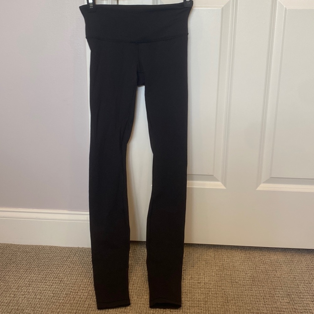 Lululemon black mid rise leggings